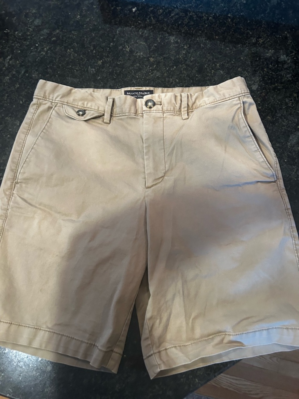 Banana Republic Men’s Flat-Front Shorts in Khaki